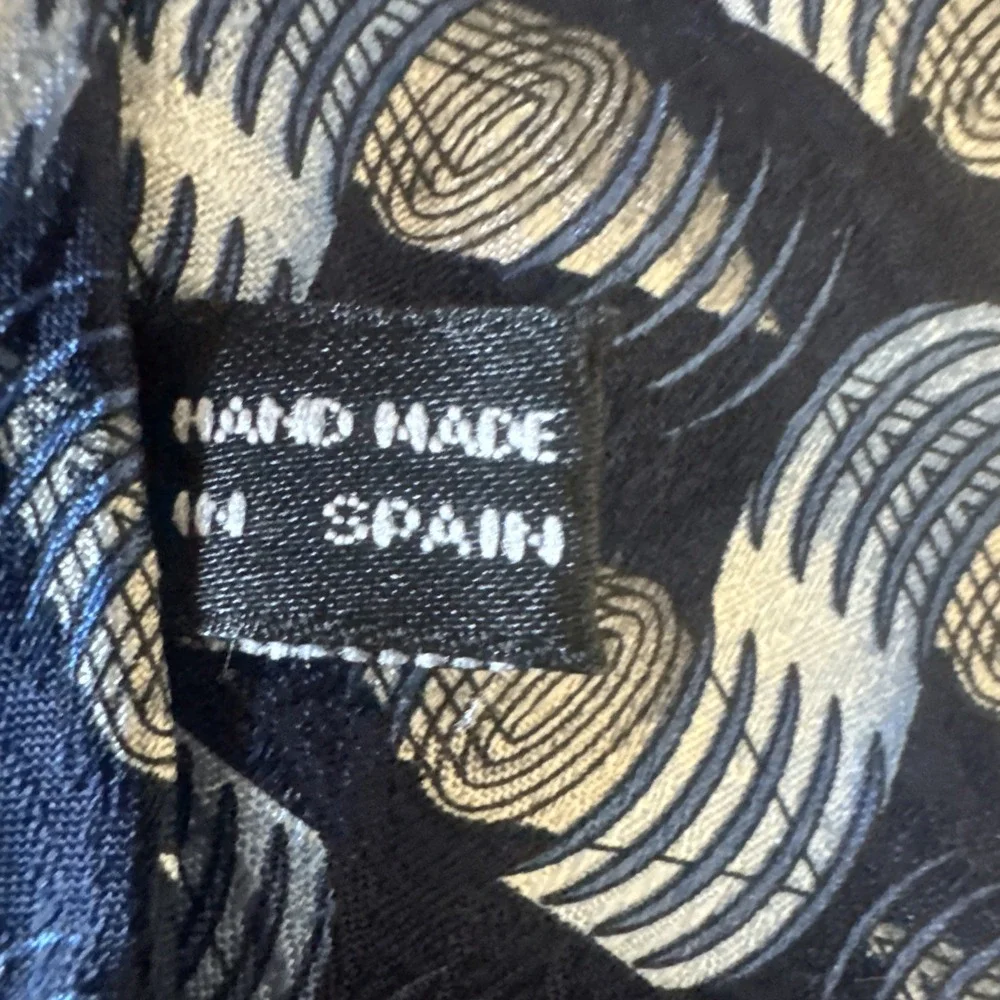 Fumagalli for Neiman‎ Marcus Blue Pattern 100% Silk Neck Tie